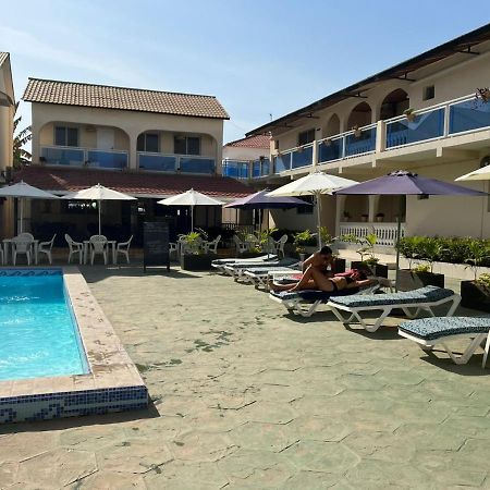 Tranquil Resort Hotel Brusubi Bagian luar foto