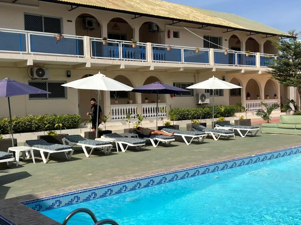 Tranquil Resort Hotel Brusubi Bagian luar foto