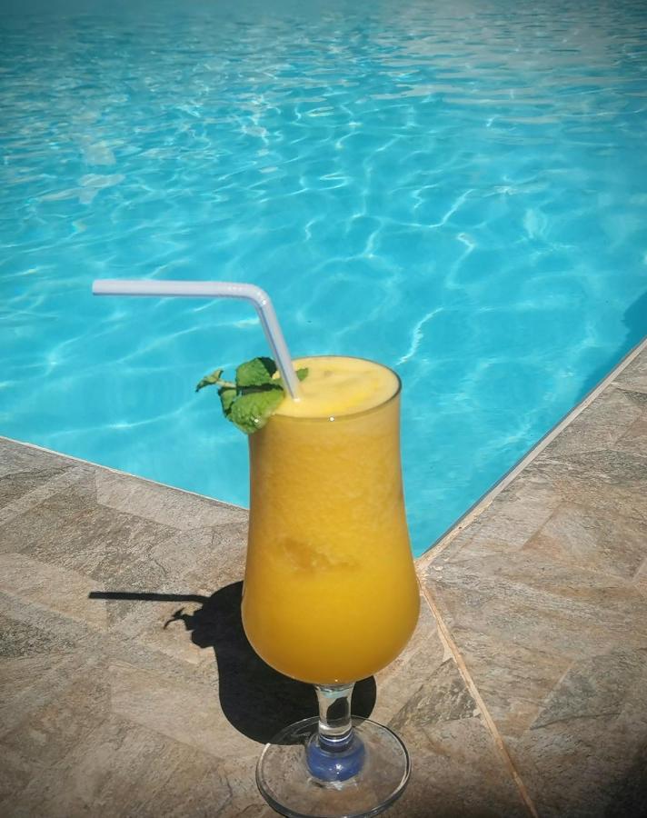 Tranquil Resort Hotel Brusubi Bagian luar foto